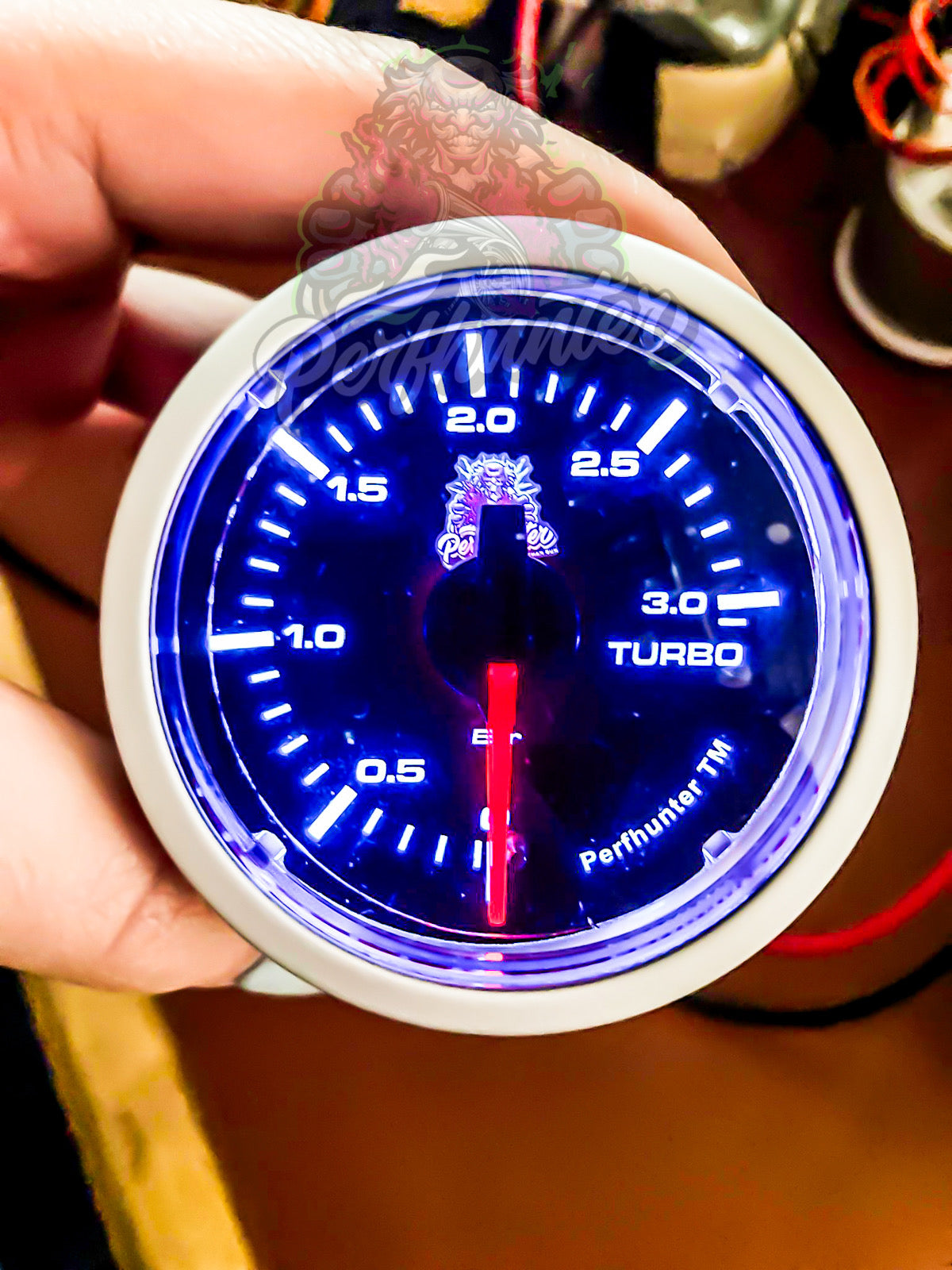 Manomètre Pression Turbo 0 - 3 BAR Capteur Pneumatique Affichage Aiguille 52mm PERFHUNTER