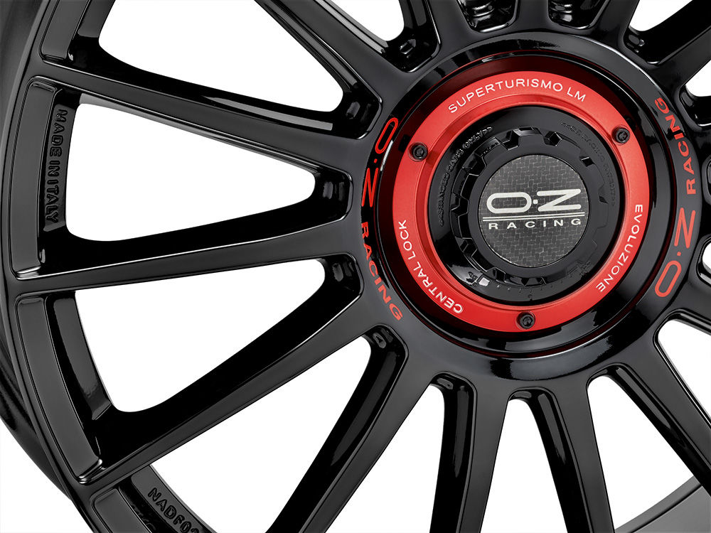 OZ Superturismo Evoluzione 19x8.5" 5x112 ET38, Noir Brillant OZ RACING