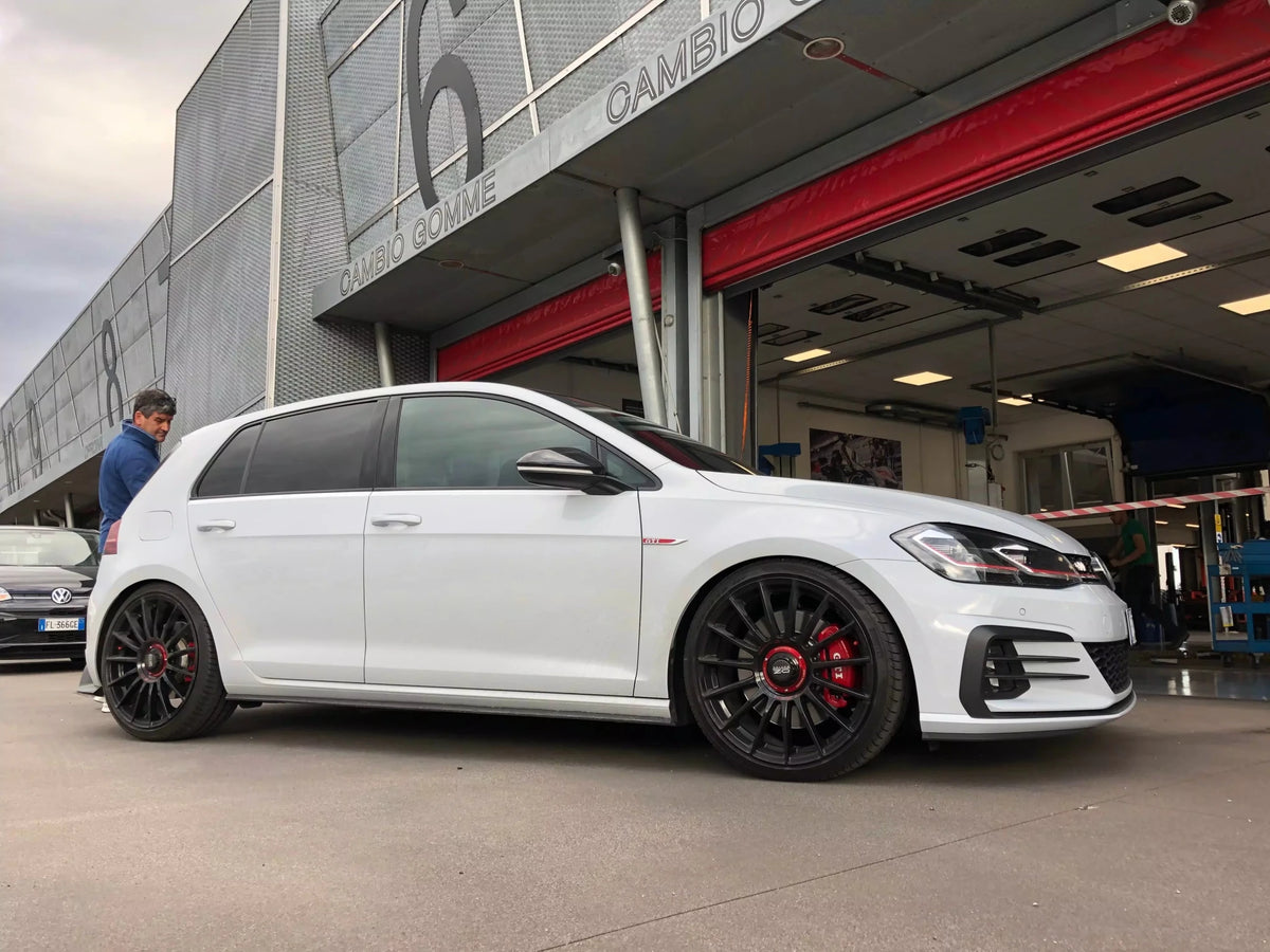OZ Superturismo Evoluzione 19x8.5" 5x112 ET38, Noir Brillant OZ RACING - KARIBPARTS