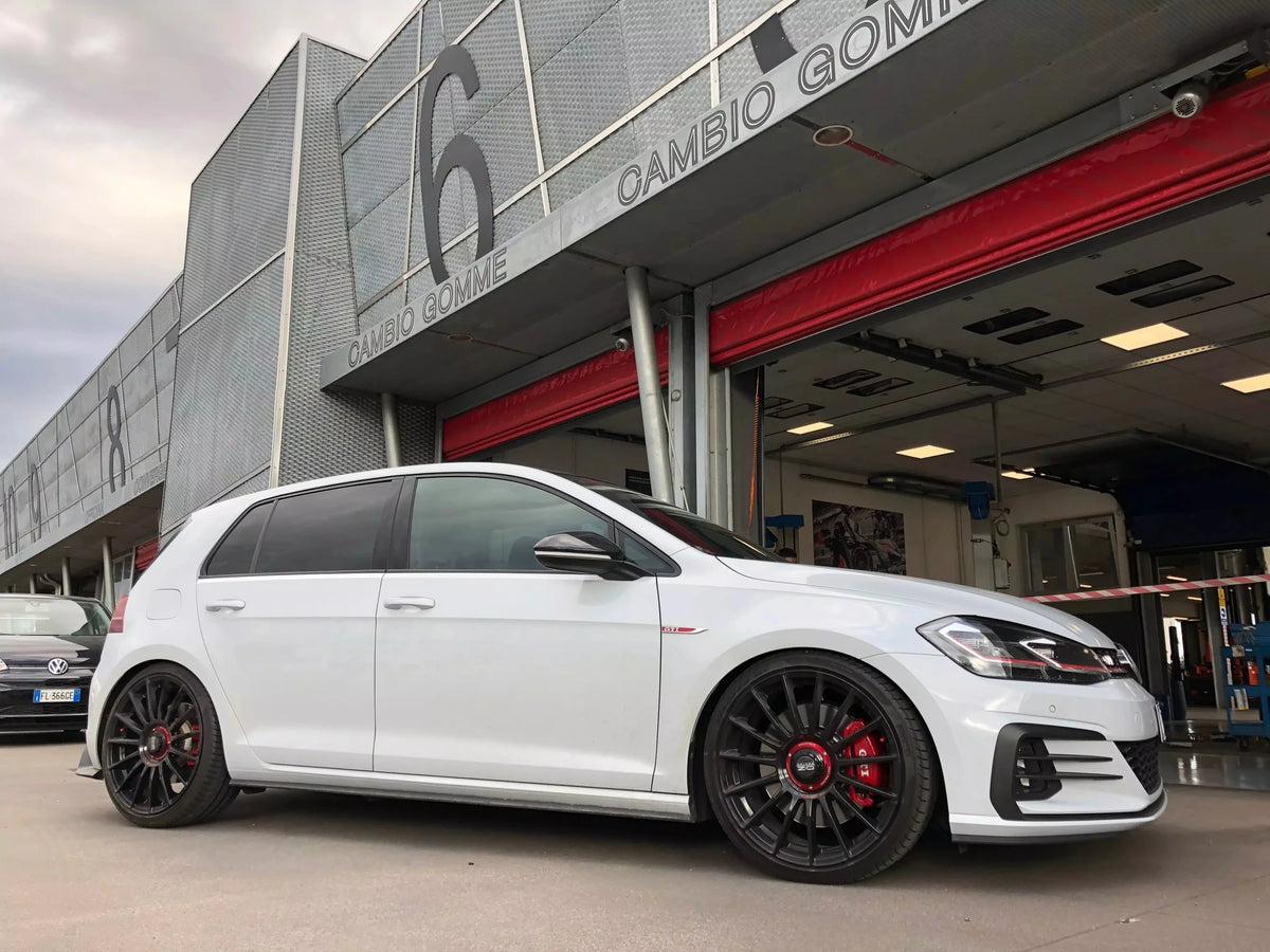 OZ Superturismo Evoluzione 19x8.5" 5x112 ET38, Noir Brillant OZ RACING - KARIBPARTS