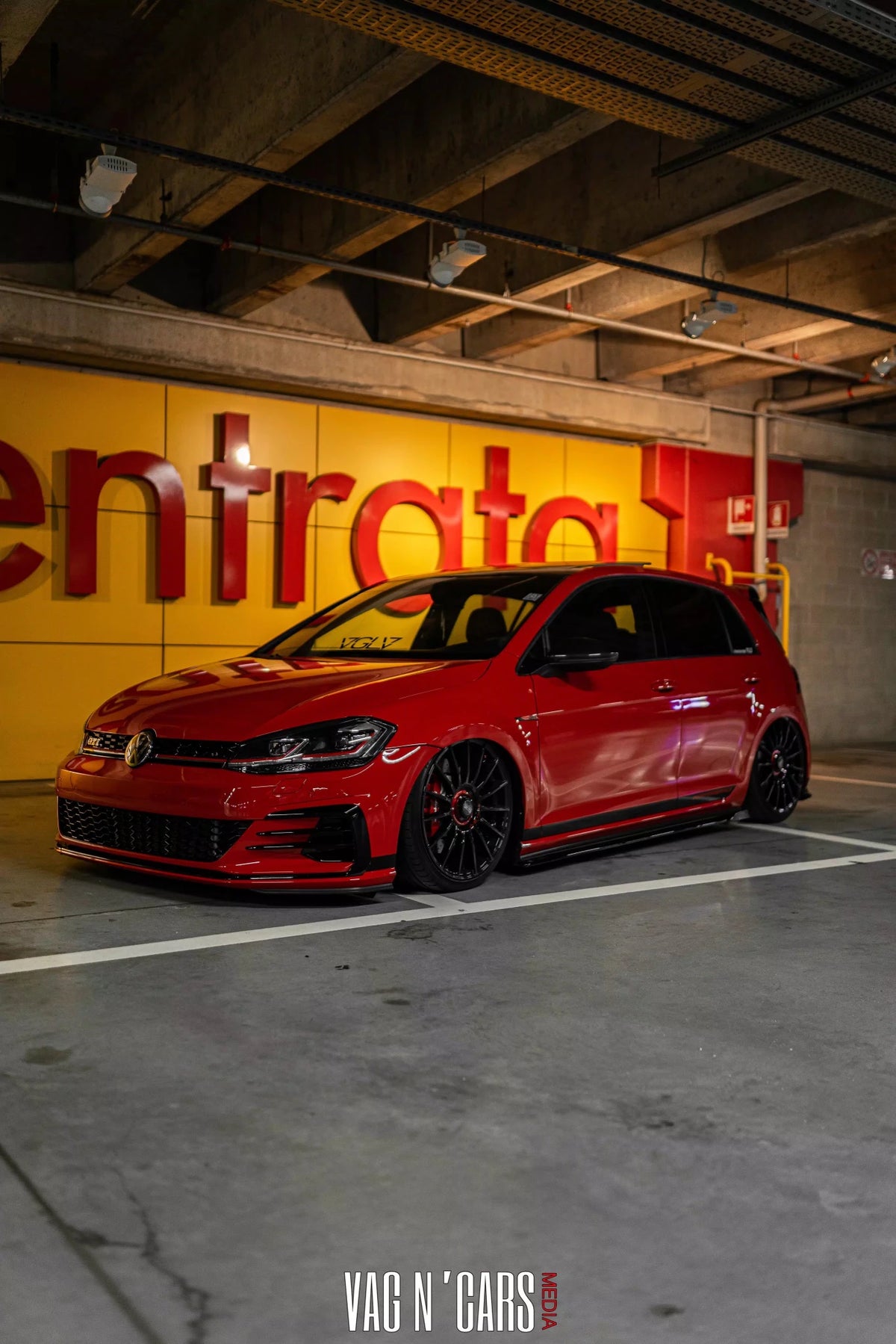 OZ Superturismo Evoluzione 19x8.5" 5x112 ET38, Noir Brillant OZ RACING - KARIBPARTS