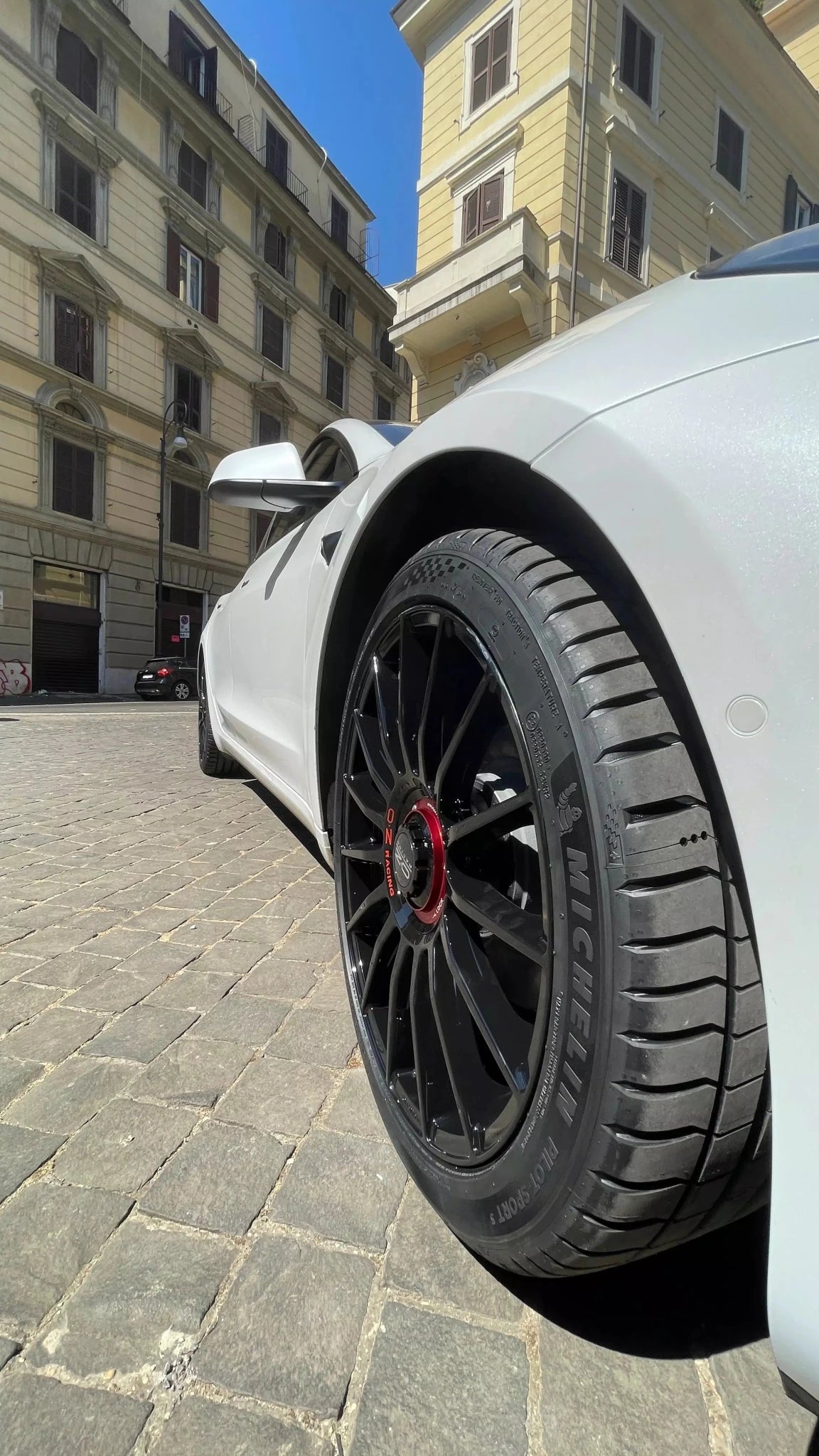 OZ Superturismo Evoluzione 19x8.5" 5x112 ET38, Noir Brillant OZ RACING - KARIBPARTS