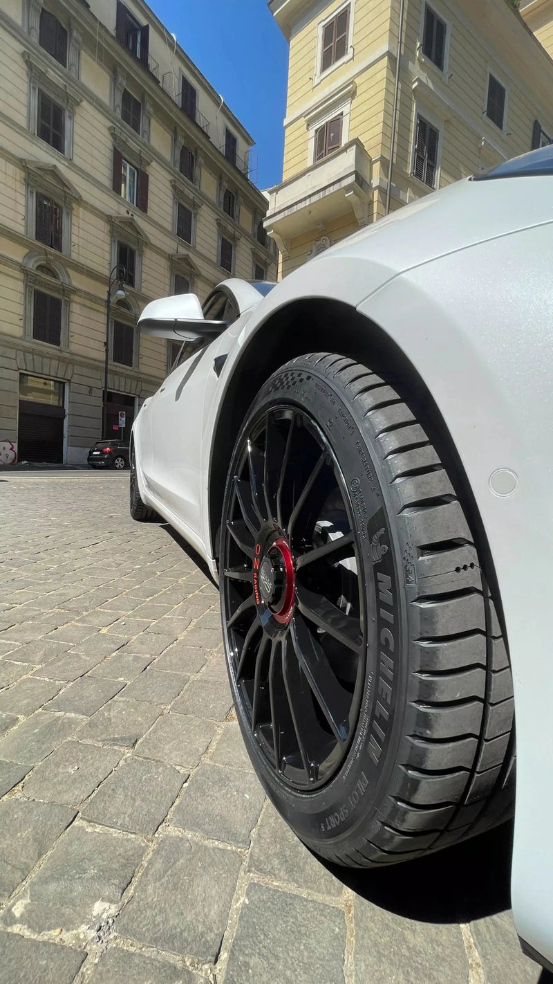 OZ Superturismo Evoluzione 19x8.5" 5x112 ET38, Noir Brillant OZ RACING - KARIBPARTS