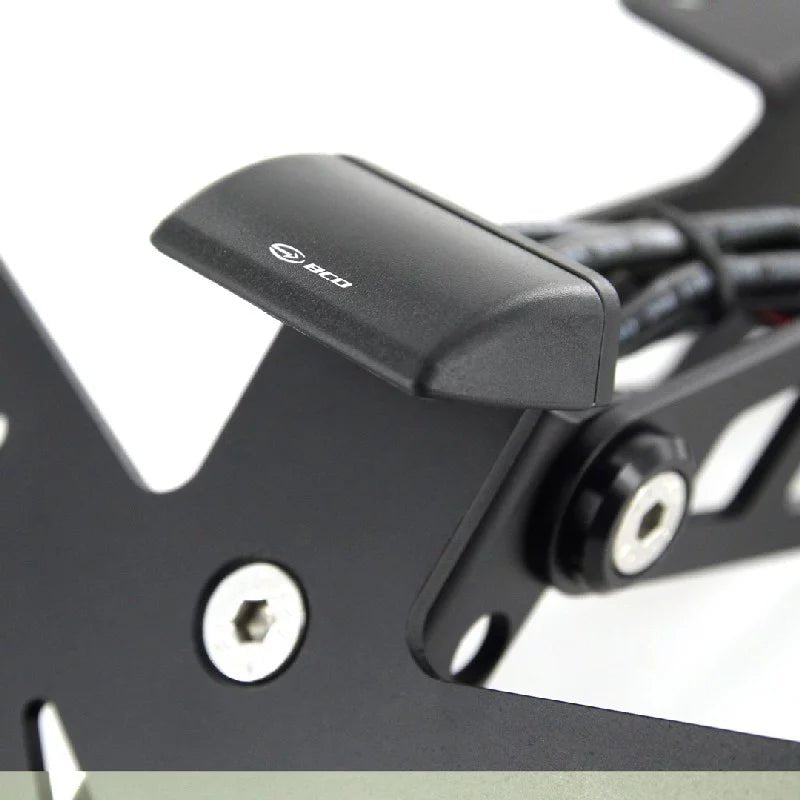 SUPPORT DE PLAQUE TMAX 530 2017-2018 - KARIBPARTS